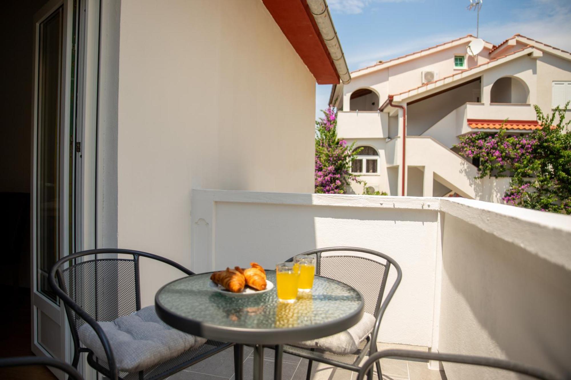 Apartmani Visnja لوبار المظهر الخارجي الصورة